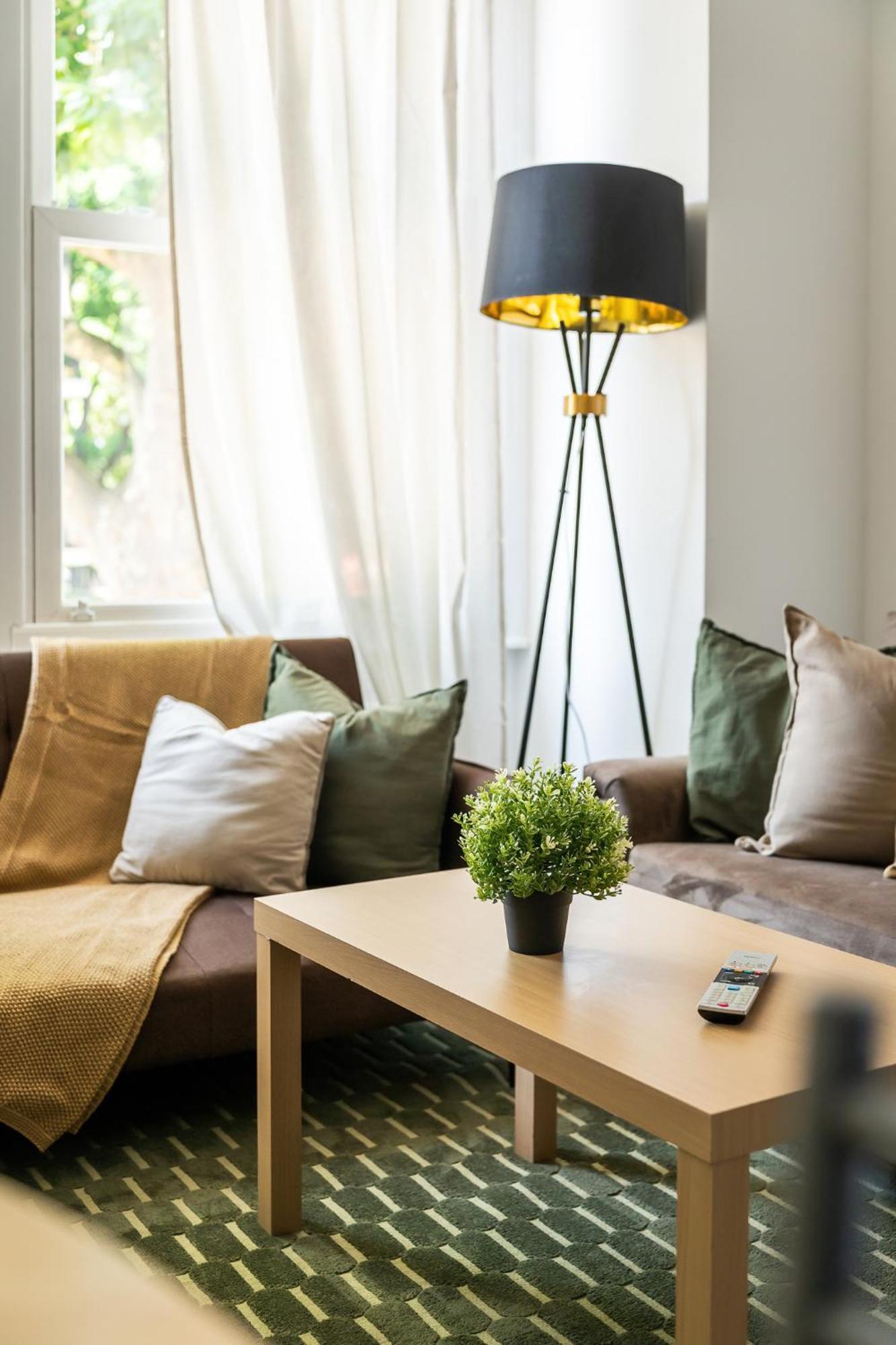 Gorgeous 2Bed Apartment In Fulham, Londra Esterno foto